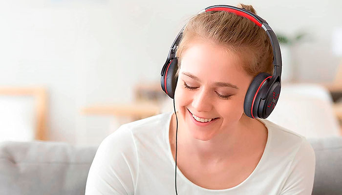 Tribit XFree Go — беспроводные Bluetooth-наушники.